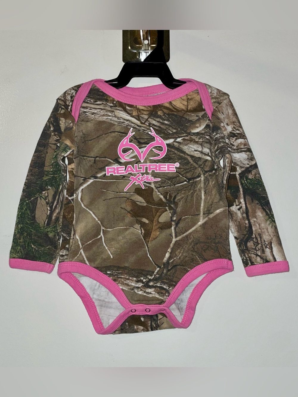 Realtree Camouflage Long-Sleeve Baby Bodysuit with Pink Trim